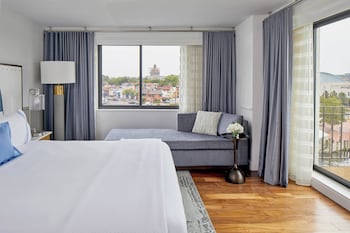 Room, 1 King Bed, Balcony