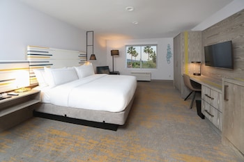 Room, 1 King Bed, Accessible (Hearing)