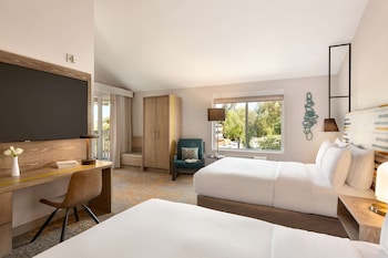 Room, 2 Queen Beds, Kitchen, Poolside