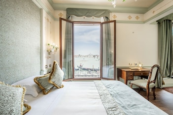 Deluxe Double Room Canal View