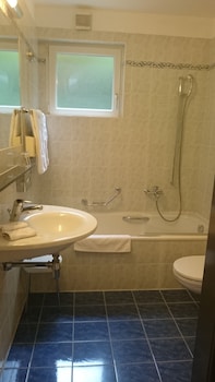 Standard Double Room, 1 Queen Bed