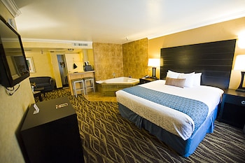 Executive Suite, 1 King Bed, Non Smoking, Jetted Tub