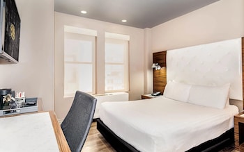 Deluxe Room, 1 King Bed