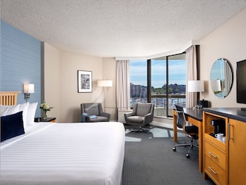 Standard Room, 1 King Bed (Laurel Wing )