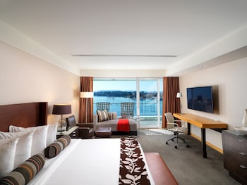 Premium Studio, 1 King Bed, Patio, Ocean View (Erickson Wing)