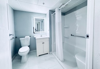 Room, 1 King Bed, Accessible, Non Smoking (Mobility)
