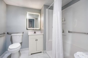 Room, 1 King Bed, Accessible, Non Smoking (Mobility)