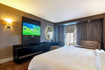 Deluxe Room EXPEDIA