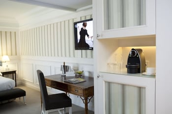 Privilege Family Room