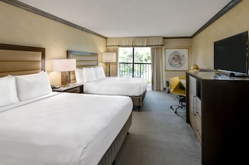 Standard Room, 2 Queen Beds, Pool Access