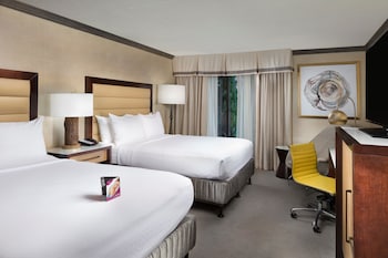 Standard Room, 2 Queen Beds, Accessible (Mobility)