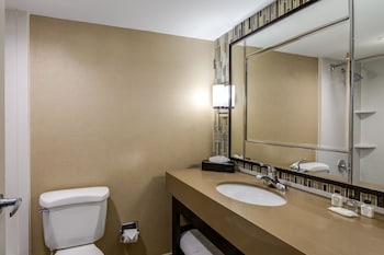 Standard Room, 2 Queen Beds, Pool Access