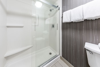 Room, 1 King Bed (Mobility/Hearing Accessible, Tub)