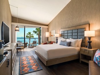 Room, 1 King Bed, Balcony (Water View)