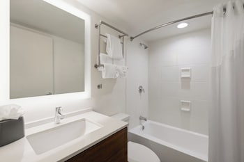 Premium Room, 1 King Bed