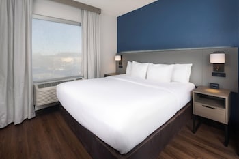 Suite, 1 King Bed with Sofa bed, Accessible, Non Smoking