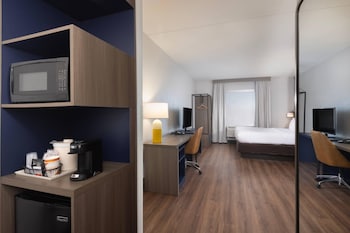 Suite, 1 King Bed with Sofa bed, Accessible, Non Smoking (Roll-In Shower)