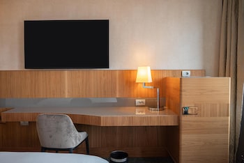 Deluxe Room, 1 Queen Bed