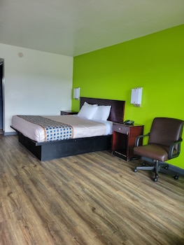 Standard Room, 1 King Bed, Smoking