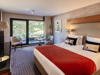 Classic Room, Balcony (Pine Forest Side), 1 Queen Bed or 2 Single Beds