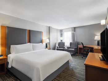 Standard Room, 1 King Bed (Top Floor)