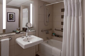 Room, 2 Double Beds, Accessible, Bathtub
