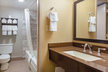 Standard Room, 2 Queen Beds, Non Smoking, Refrigerator