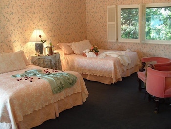 Deluxe Room, 2 Queen Beds