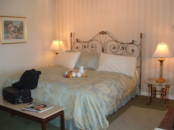 Deluxe Room, 1 King Bed, Fireplace, Ocean View