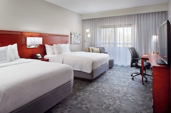 Room, 2 Double Beds (Mobility/Hearing Accessible, Tub)