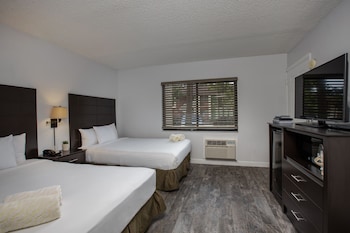 Suite, 2 Bedrooms (at the Oaks)