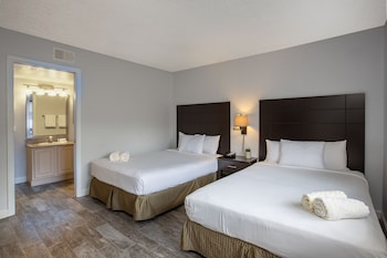 Suite, 2 Bedrooms (at the Oaks)
