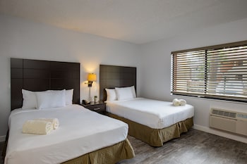 Suite, 2 Bedrooms (at the Oaks)