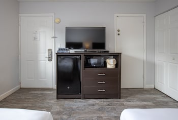 Standard Room, 2 Double Beds (Guest Room at the Oaks)