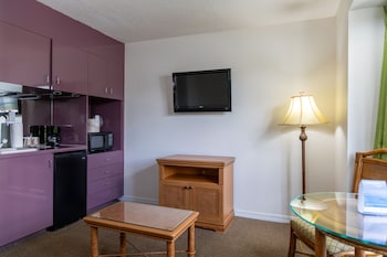Suite, Multiple Beds, Kitchenette (2 Double Beds, Sofa Bed)