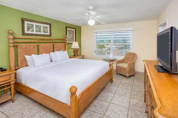 Room, 1 King Bed, Marina View