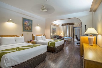 Suite, 2 Queen Beds, with Sofa, Non Smoking
