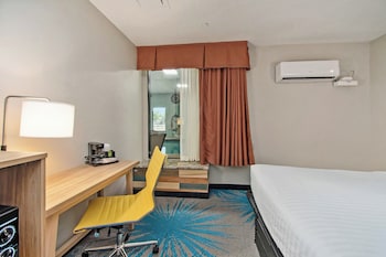 Room, 2 Queen Beds, Non Smoking