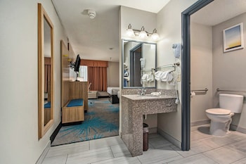 Room, 2 Queen Beds, Accessible, Non Smoking (Mobility, Roll-In Shower)