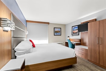 Deluxe Suite, 1 King Bed (Two Rooms)