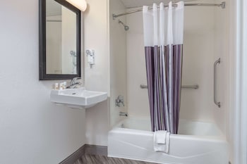 Room, 1 King Bed, Accessible, Non Smoking (Bathtub W/grab Bars)