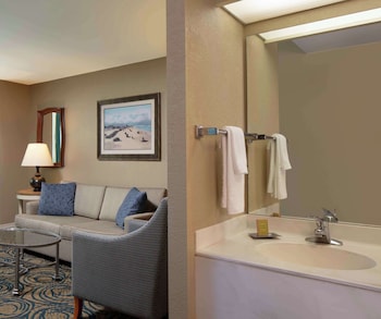 Deluxe Room, 2 Queen Beds (City & Sunset View)