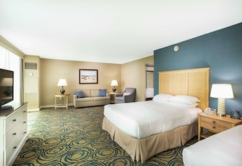 Deluxe Room, 2 Queen Beds (City & Sunset View)