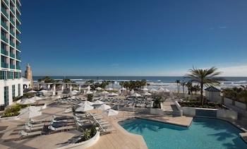Room, 1 King Bed, Pool View