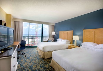 Room, 2 Queen Beds, Pool View