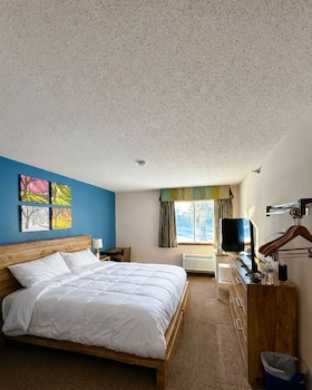 Clark Lake One-Bedroom with Kitchenette