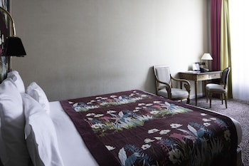 Superior Room, Garden Side - Complimentary soft minibar,courtesy tray, Chromecast and digital press
