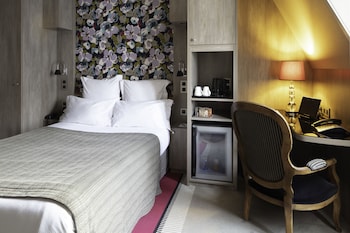 Single Room - Complimentary soft minibar,courtesy tray, Chromecast and digital press