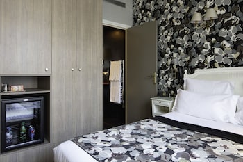 Double Room - Complimentary soft minibar,courtesy tray, Chromecast and digital press