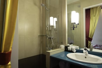 Superior Room, Garden Side - Complimentary soft minibar,courtesy tray, Chromecast and digital press